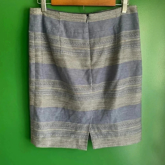 CLEARANCE! The Limited Pencil Skirt Size 6‎ Blue & Silver Threads EUC! - Picture 3 of 5